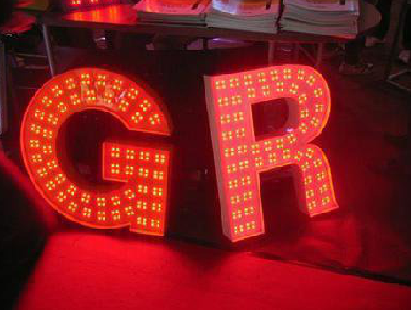 凤县LED发光字常见的安装误区。